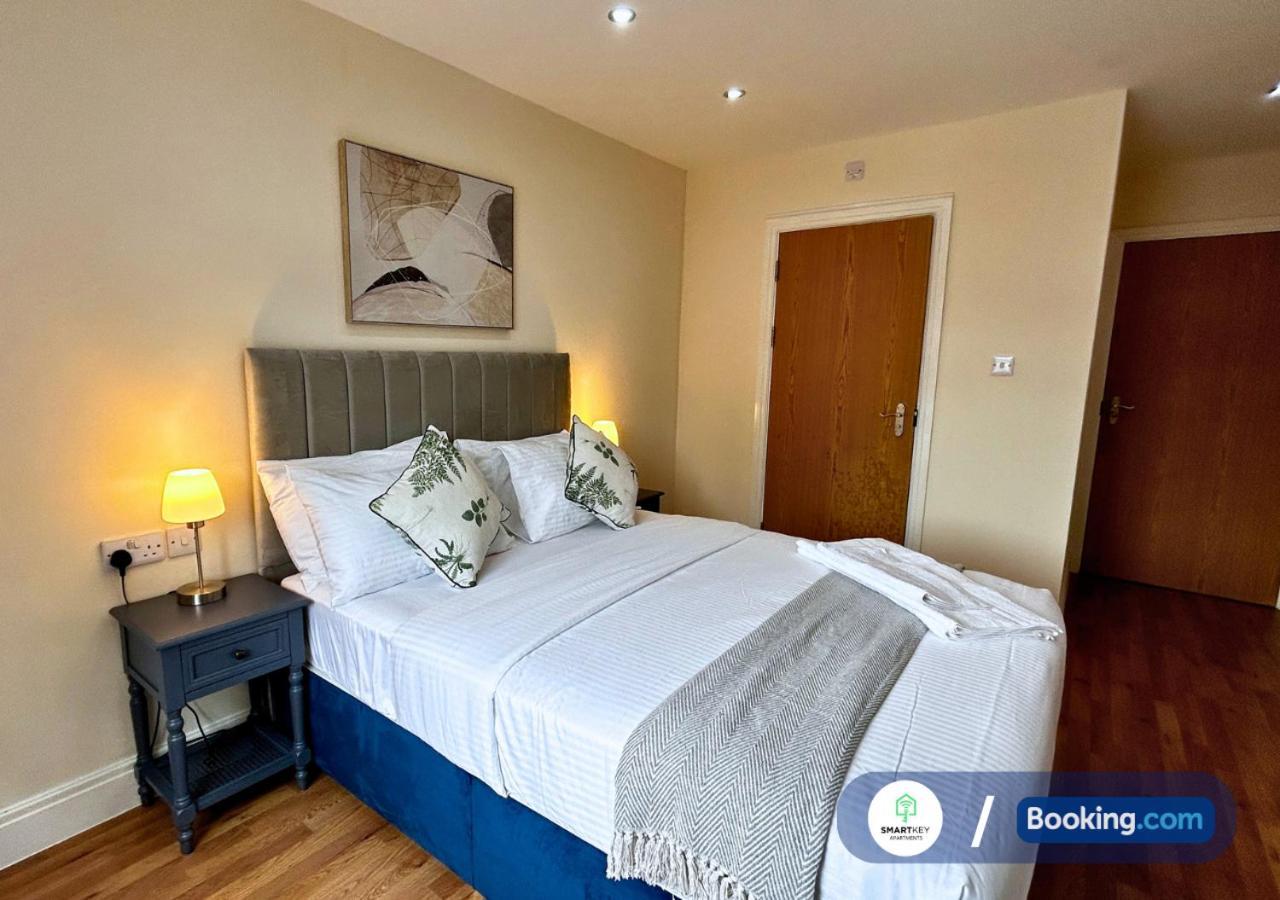 Modern 2 Bed 2 Bath Apartment Free Parking Watford  Exterior foto