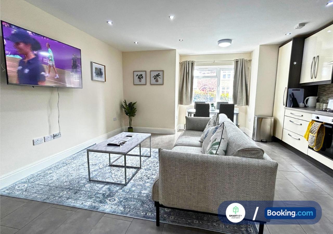 Modern 2 Bed 2 Bath Apartment Free Parking Watford  Exterior foto